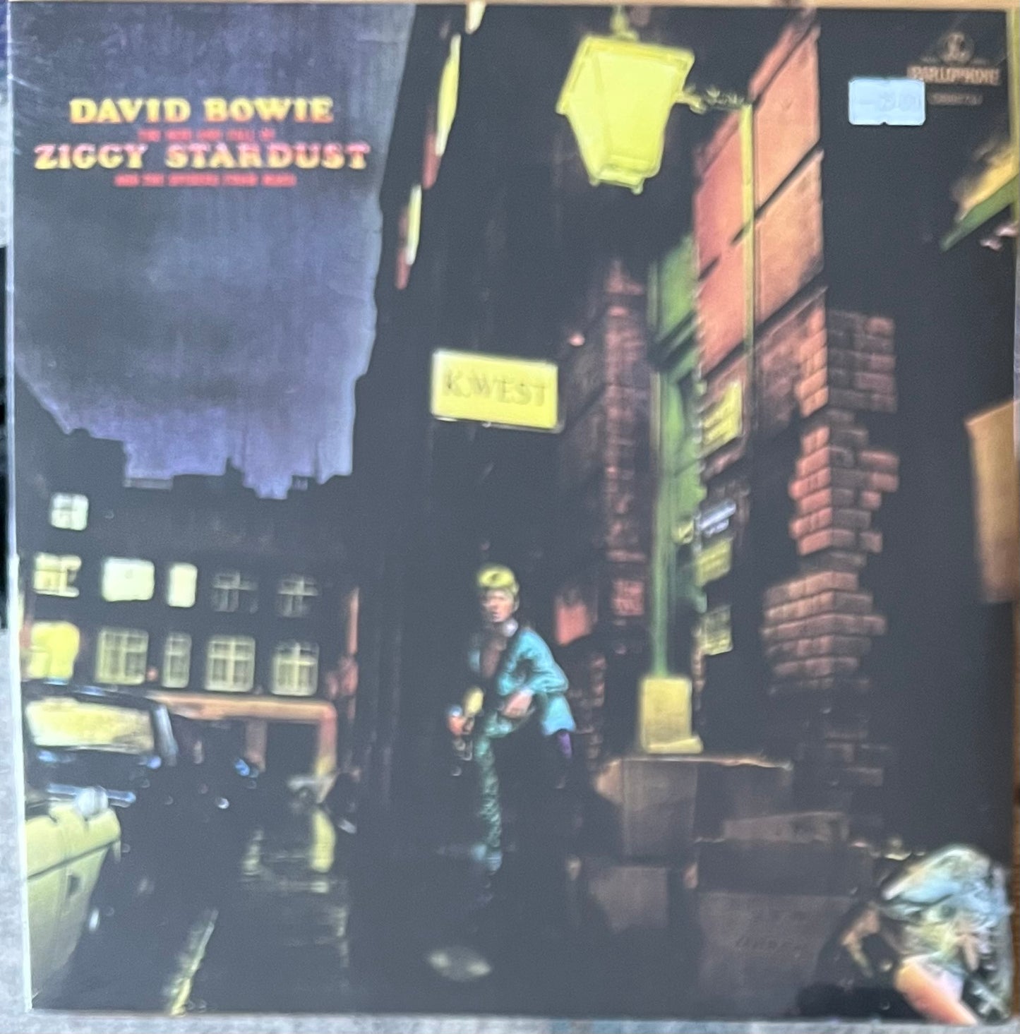 The front of ‘David Bowie - The Rise and Fall of Ziggy Stardust and the Spiders from Mars’ on vinyl
