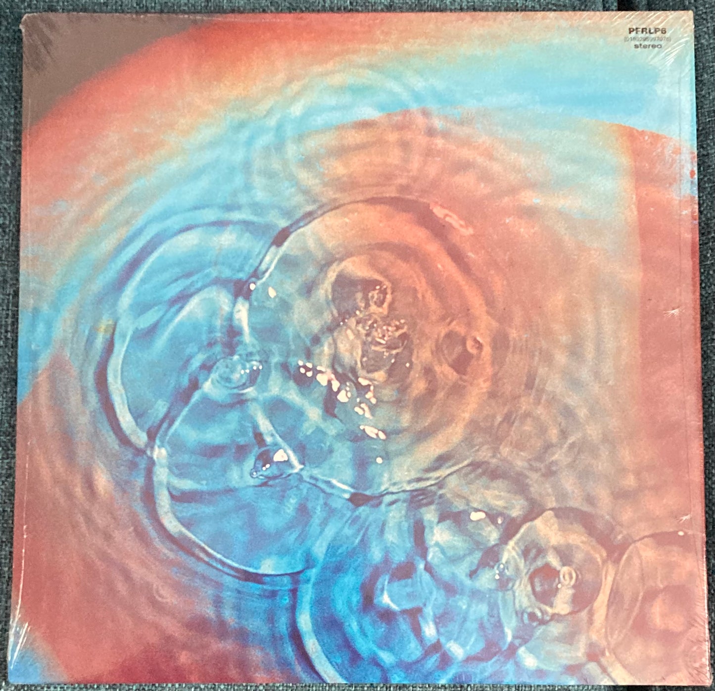 The back of 'Pink Floyd - Meddle' on vinyl.