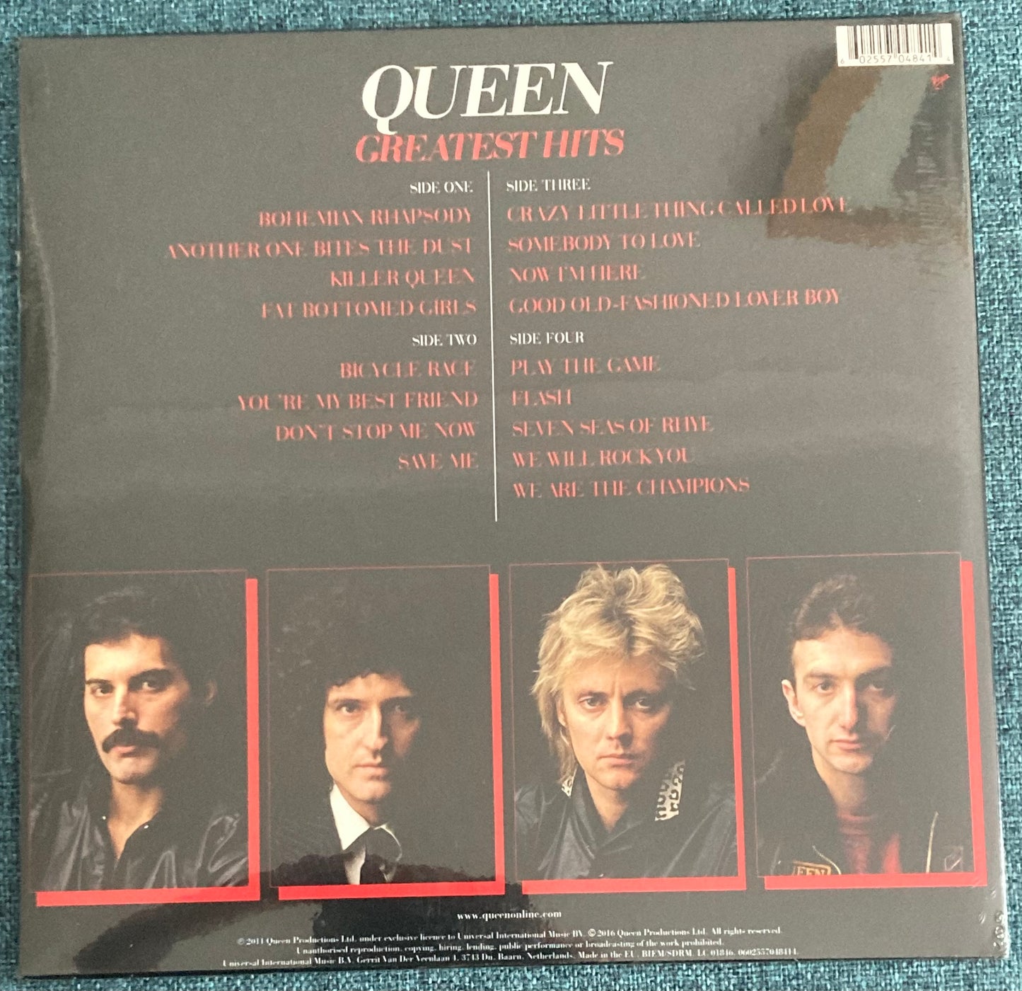 The front of 'Queen - Greatest Hits' on vinyl