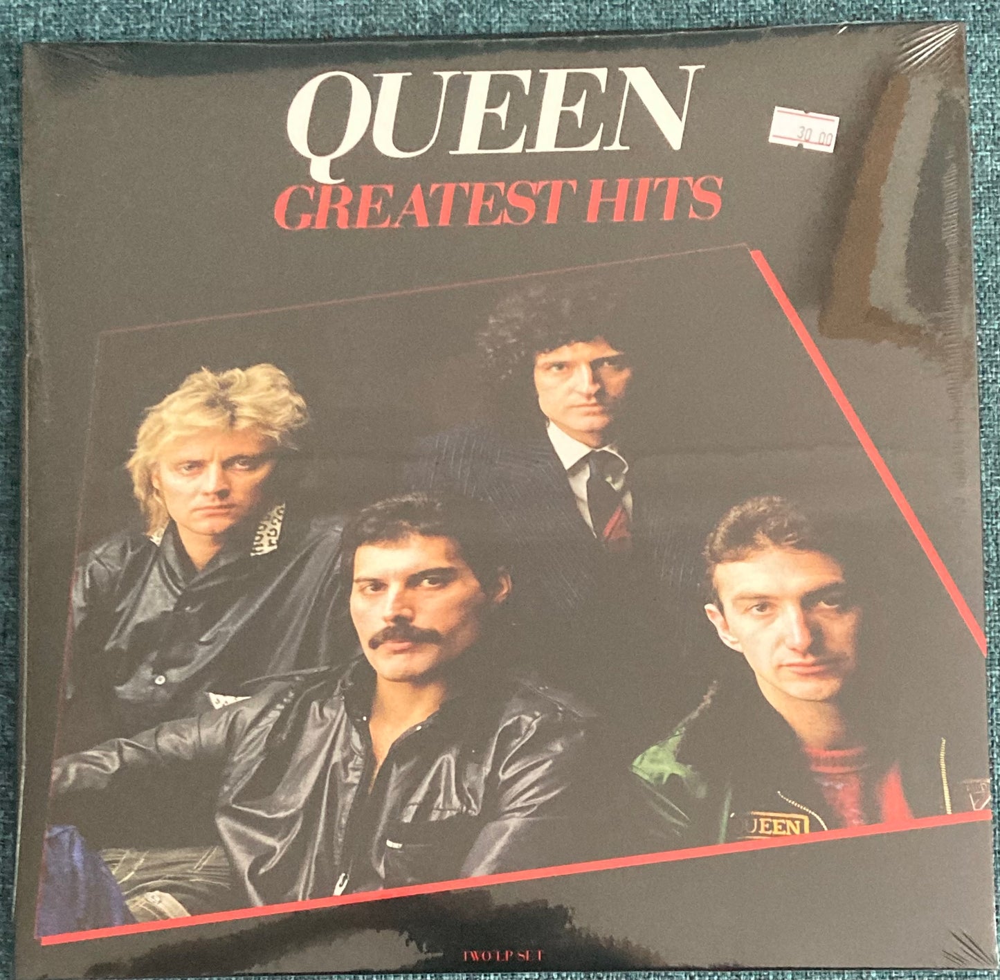 The front of 'Queen - Greatest Hits' on vinyl