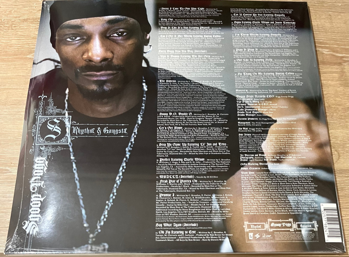 The back of 'Snoop Dogg R&G (Rhythm & Gangsta) the Masterpiece' on Vinyl