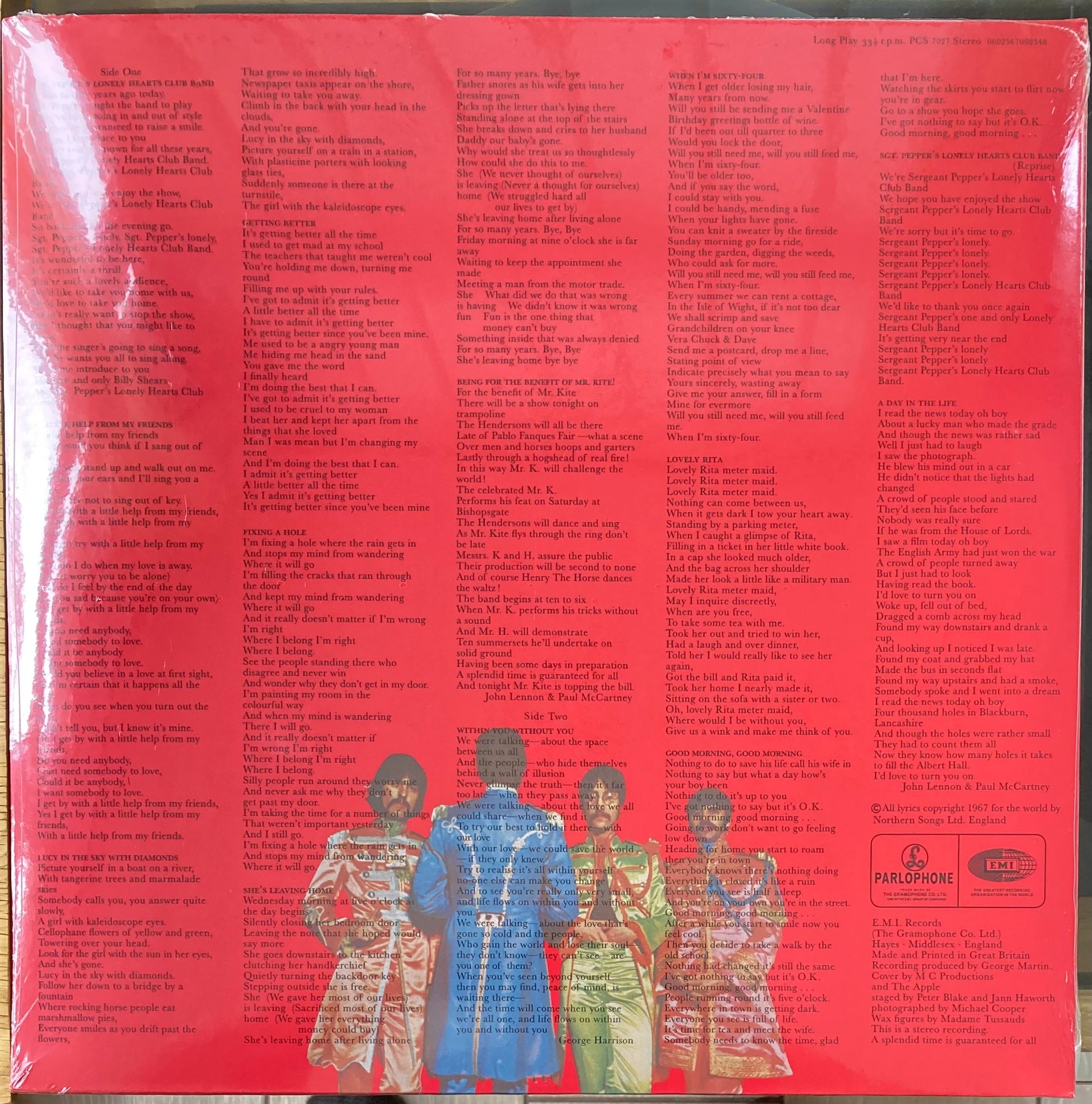 The back of 'The Beatles Sgt. Pepper’s Lonely Hearts Club Band' on vinyl