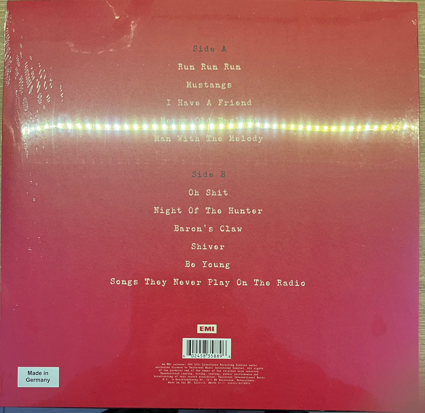 The back of 'The Libertines All Quiet on the Eastern Esplanade' on vinyl