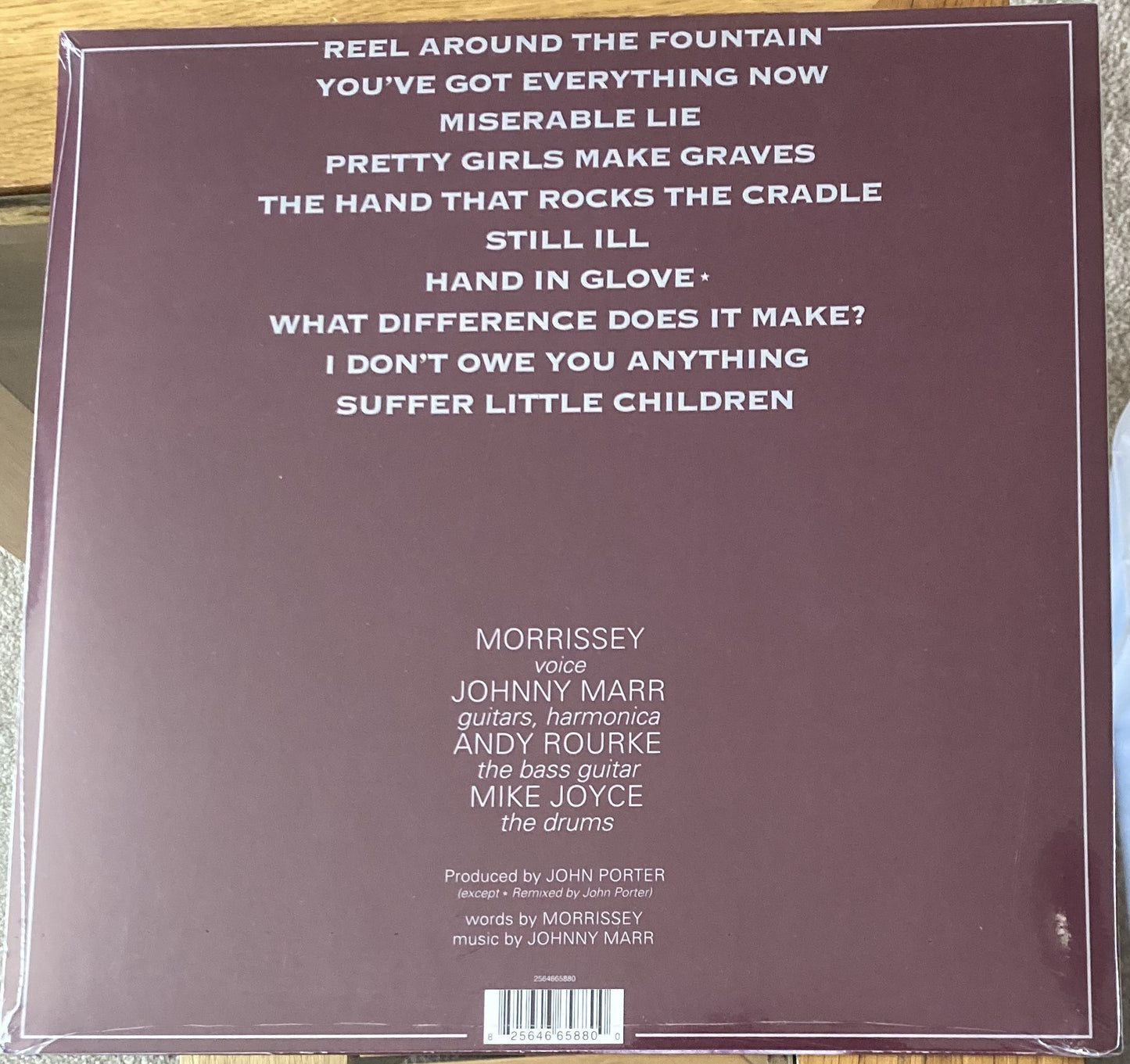 The back of 'The Smiths Self-titled album' on vinyl