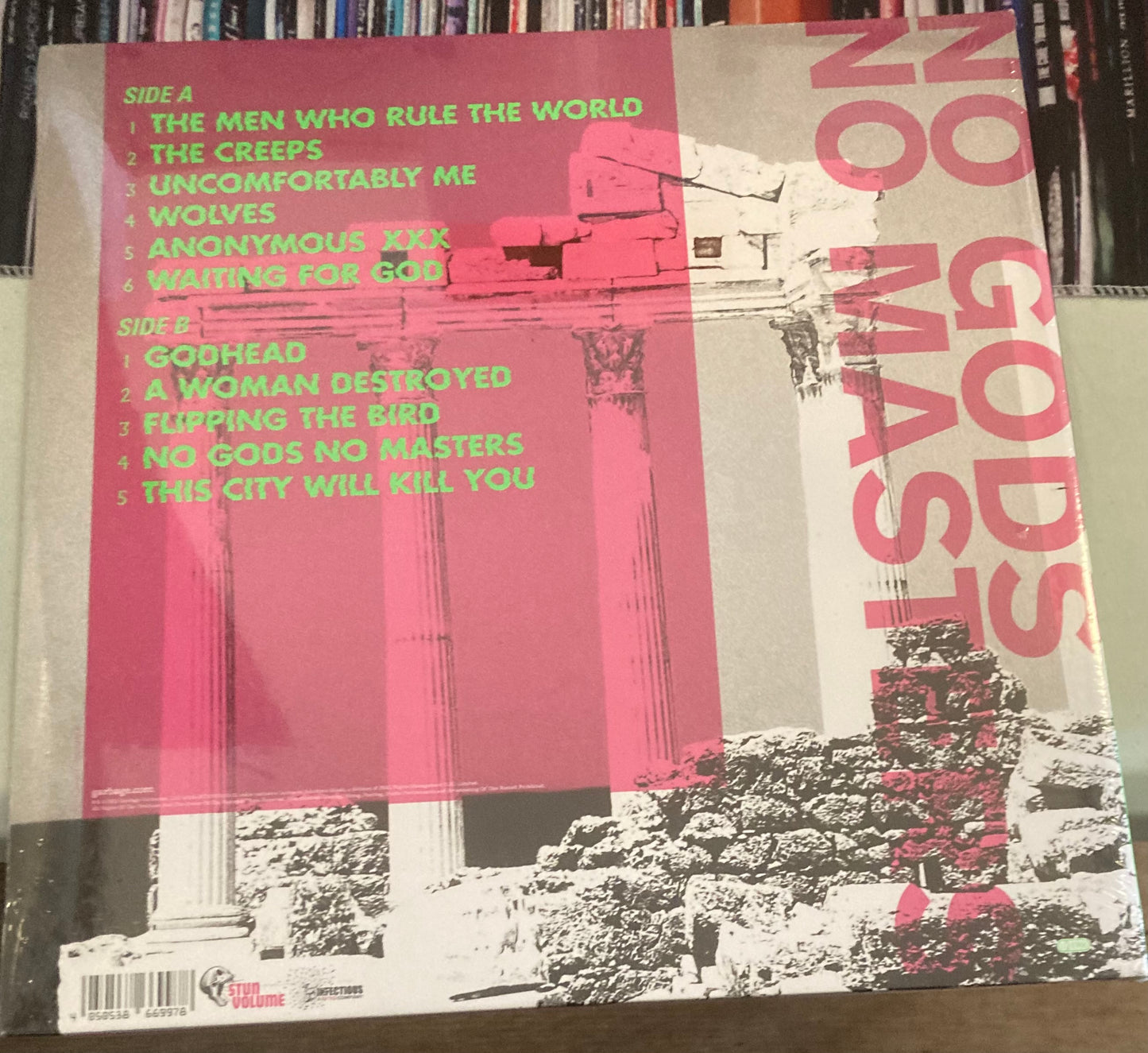 The back of 'Garbage - No Gods, No Masters' on vinyl