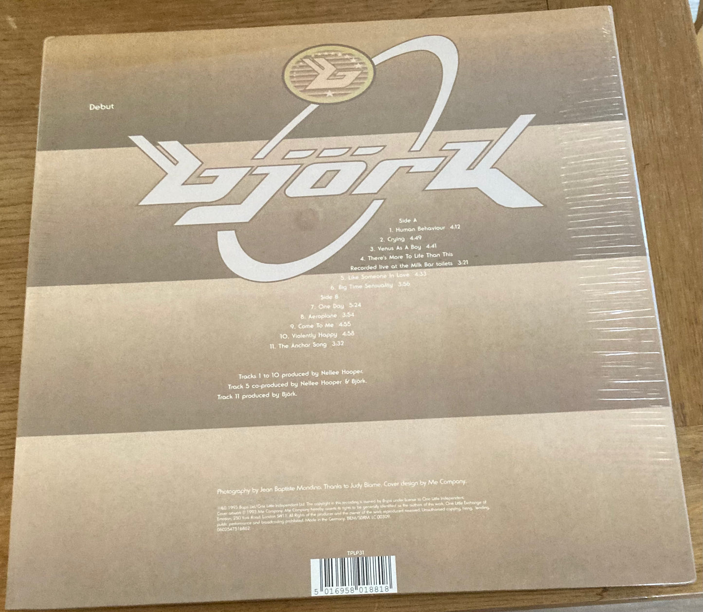The back of 'Björk - Debut' on vinyl
