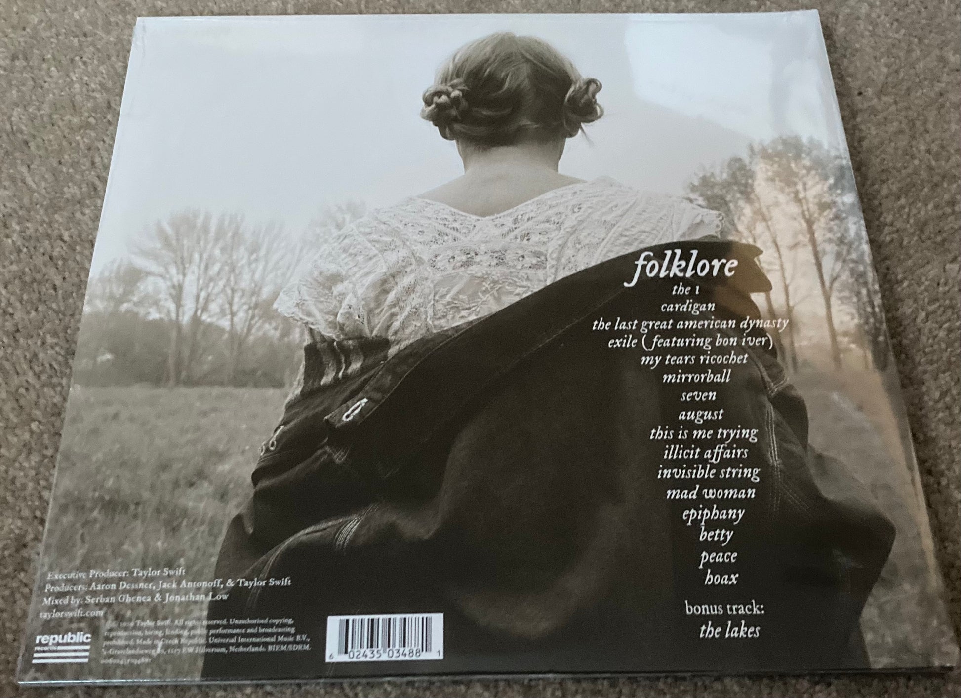 The back of Taylor Swift - Folklore on vinyl