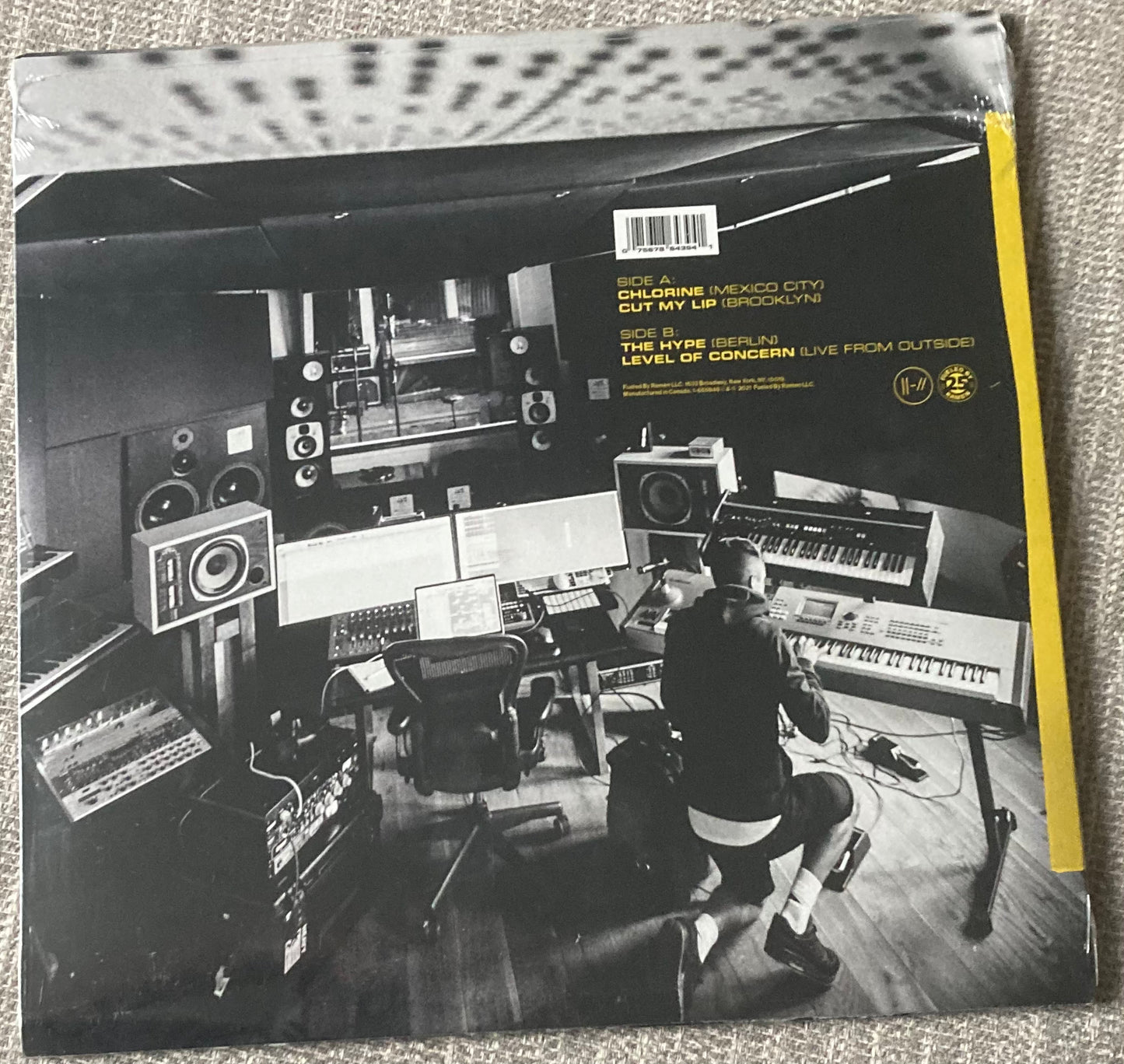 The back of Twenty One Pilots - Location Sessions on vinyl.