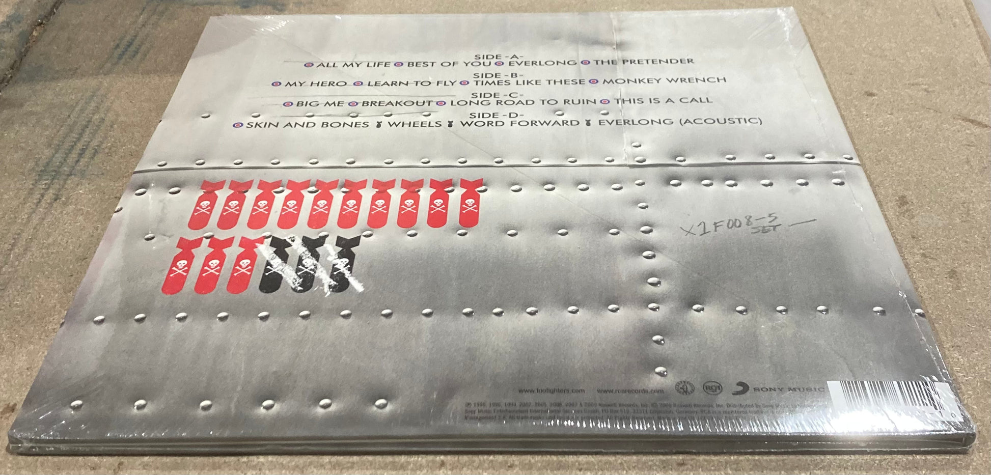 The back of Foo Fighters’ Greatest Hits on vinyl