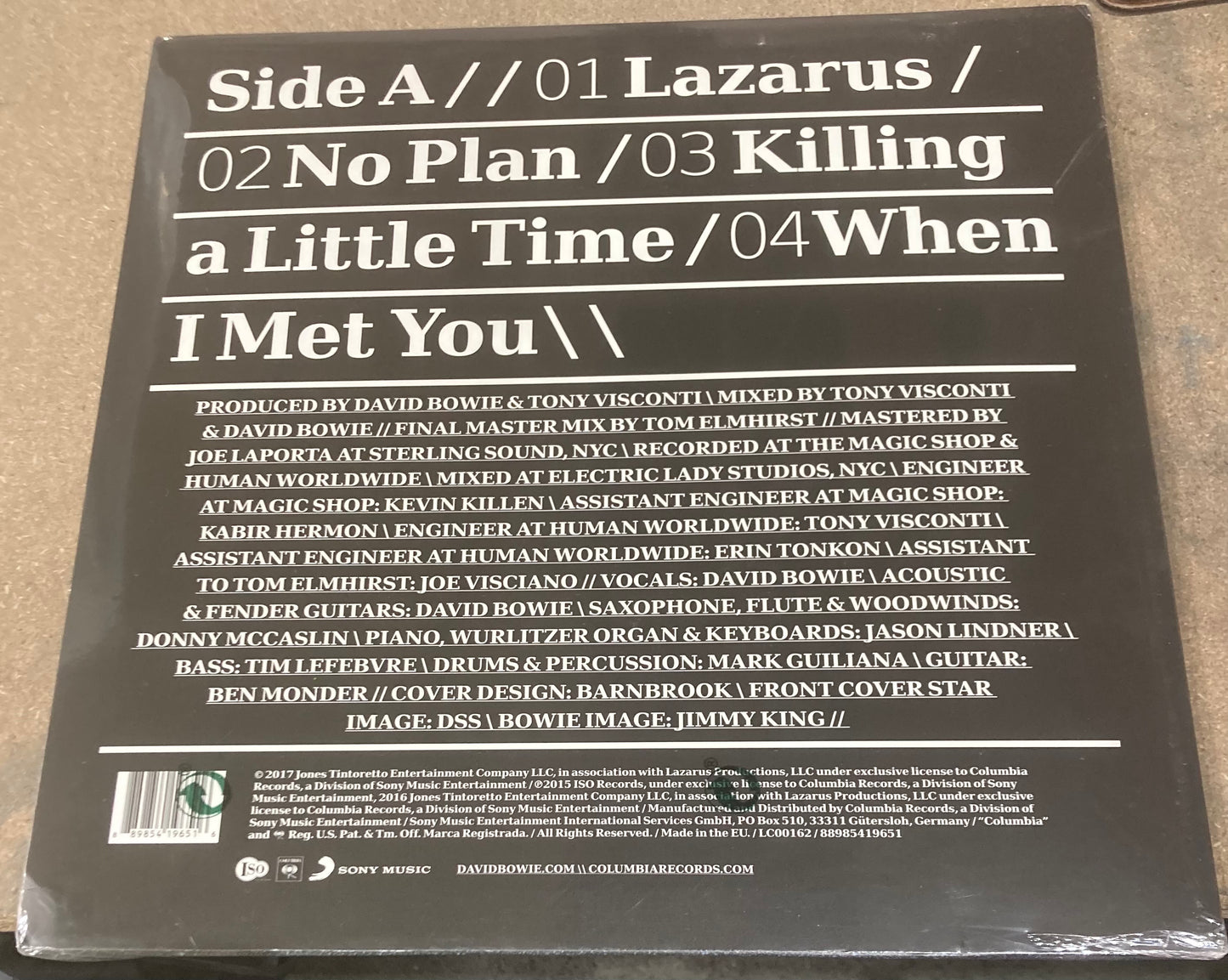 The back of ‘David Bowie - No Plan’ on vinyl