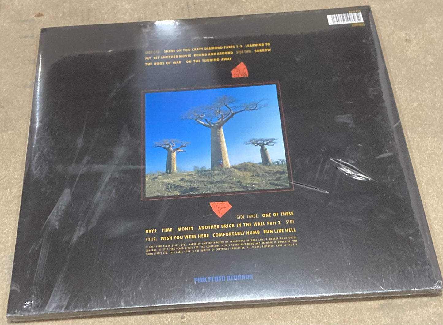 The back of Pink Floyd - A Delicate Sound of Thunder on vinyl.