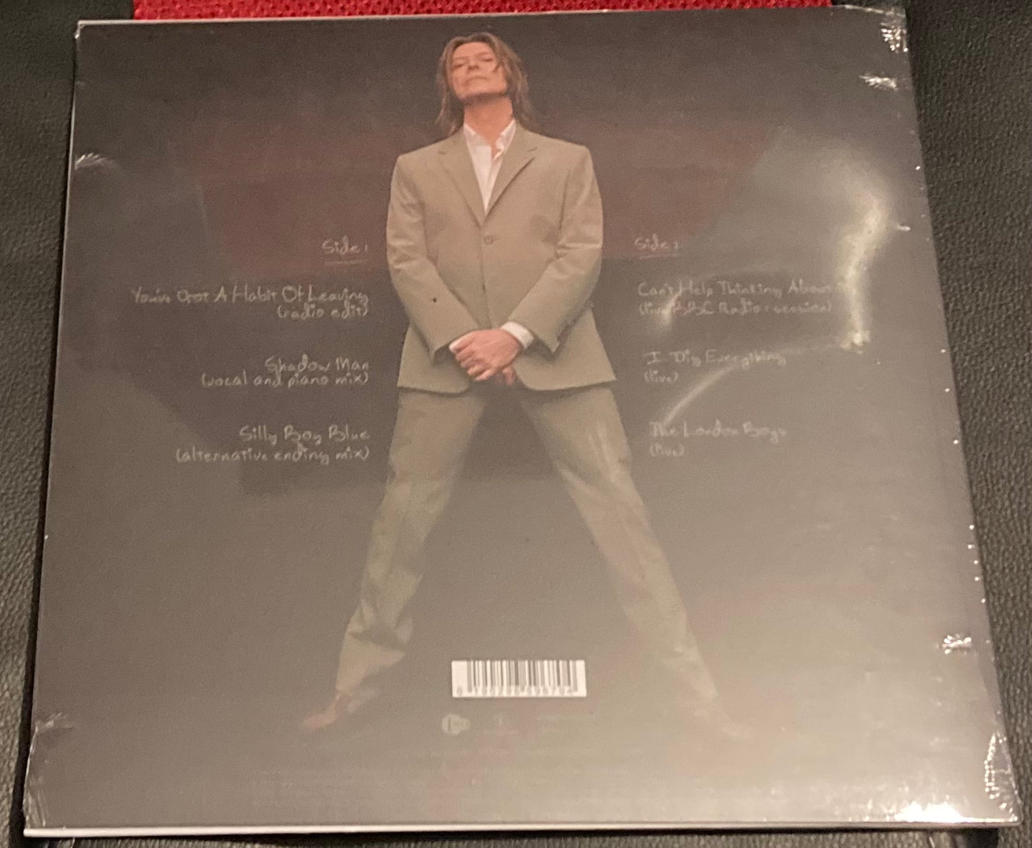 The back of David Bowie - Toy on vinyl