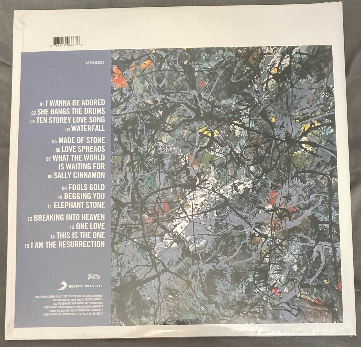 The back of 'The Stone Roses - The Very Best of the Stone Roses' on vinyl