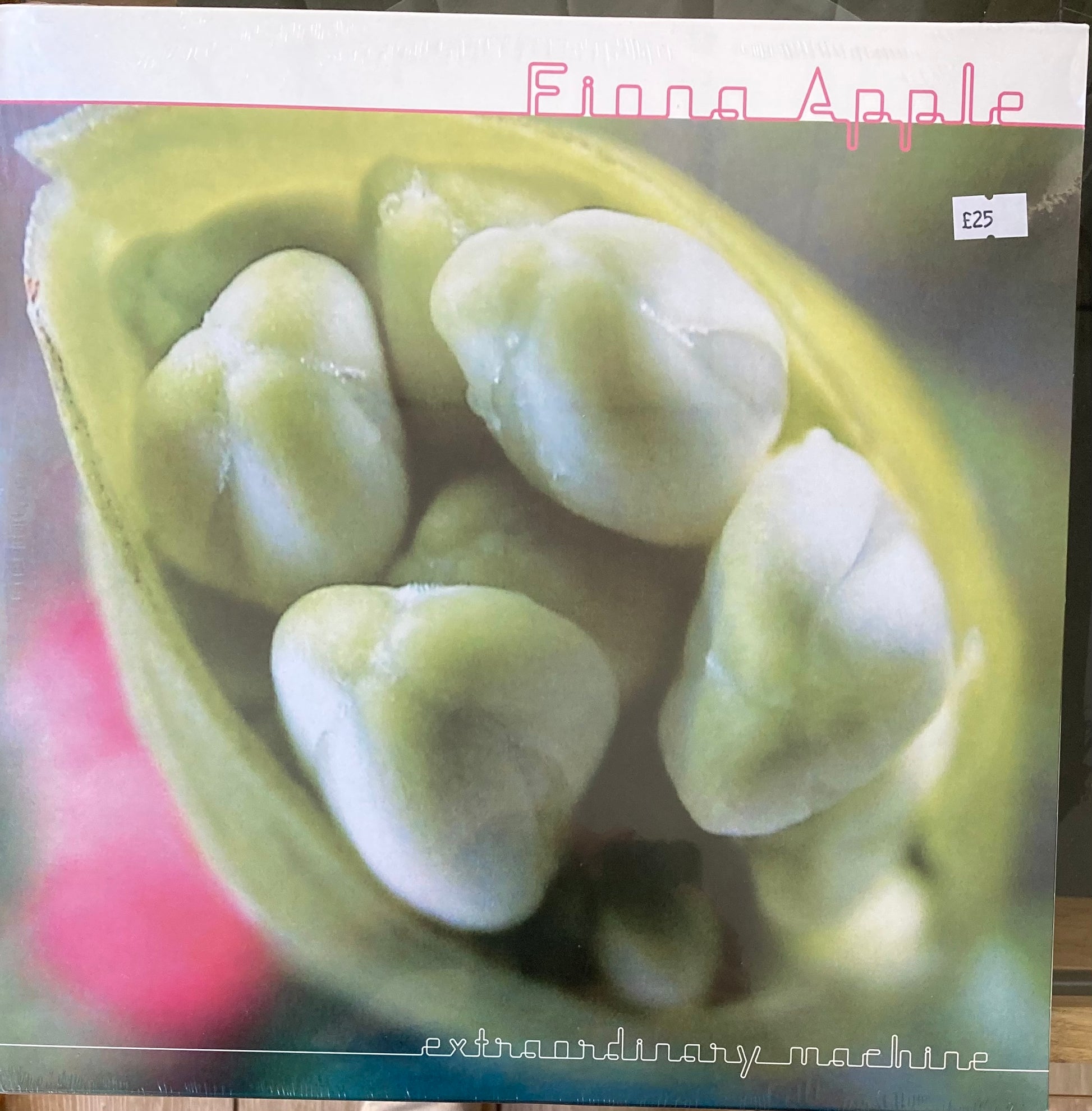 The front of ‘Fiona Apple - Extraordinary Machine’ on vinyl