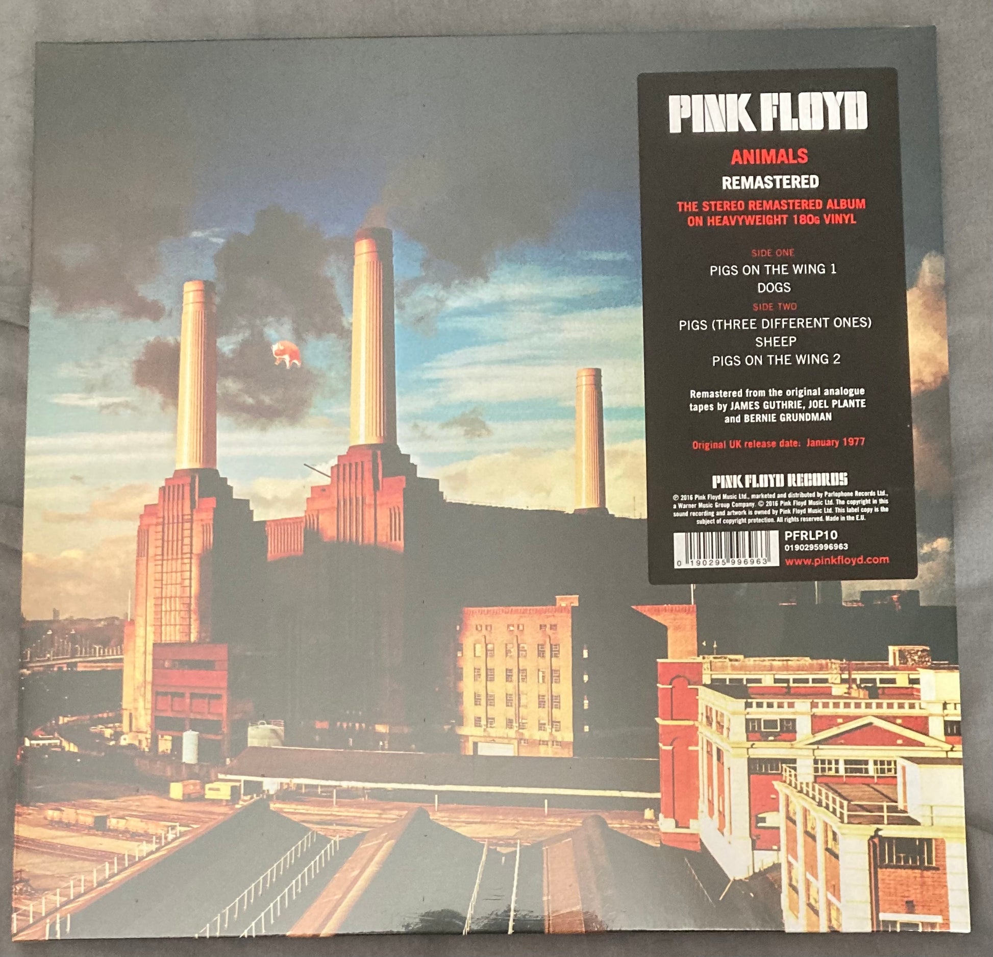 The front of 'Pink Floyd - Animals' on vinyl