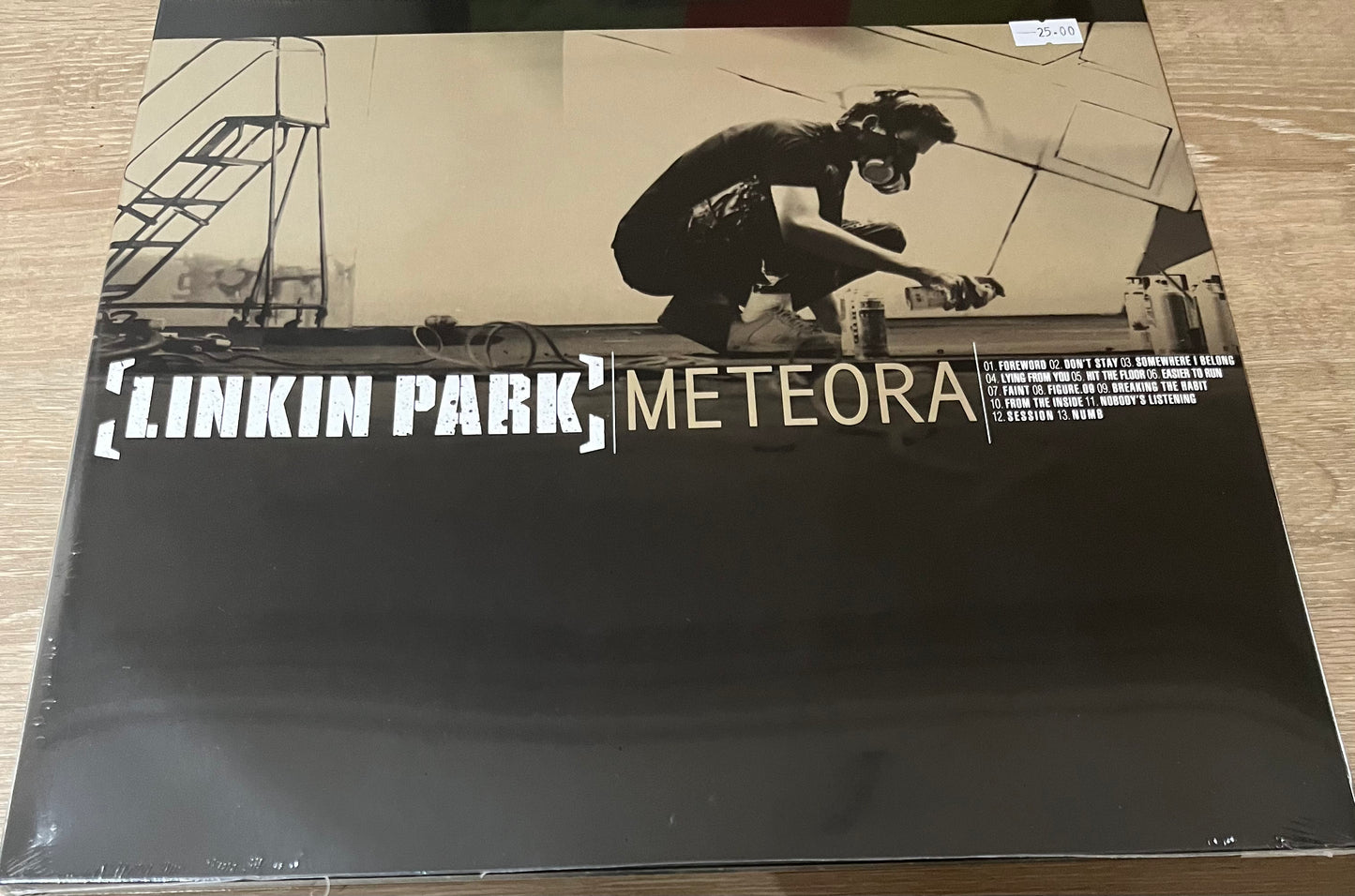 The front of 'Linkin Park Meteora' on vinyl
