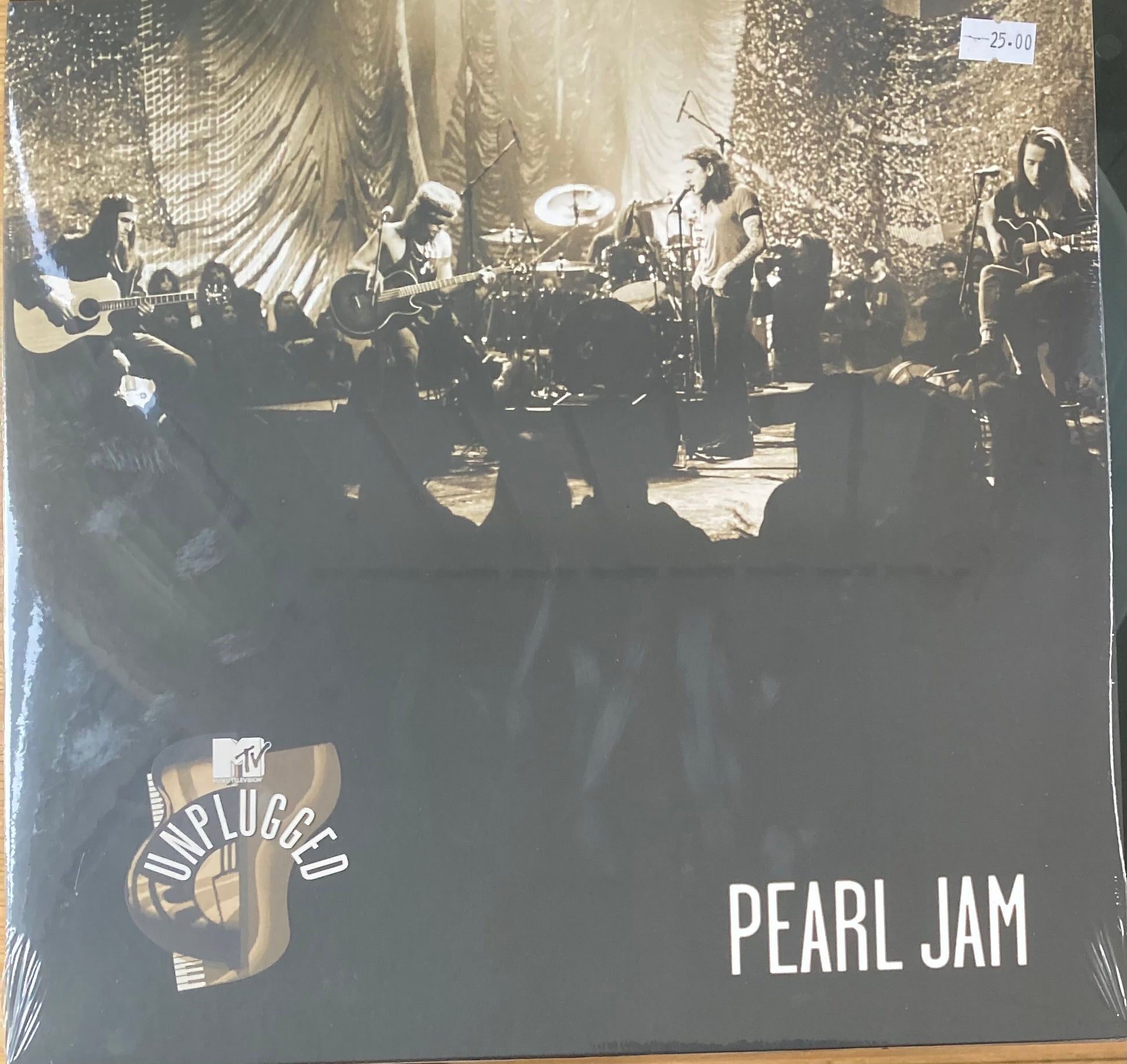 The front of 'Pearl Jam MTV Unplugged' on vinyl