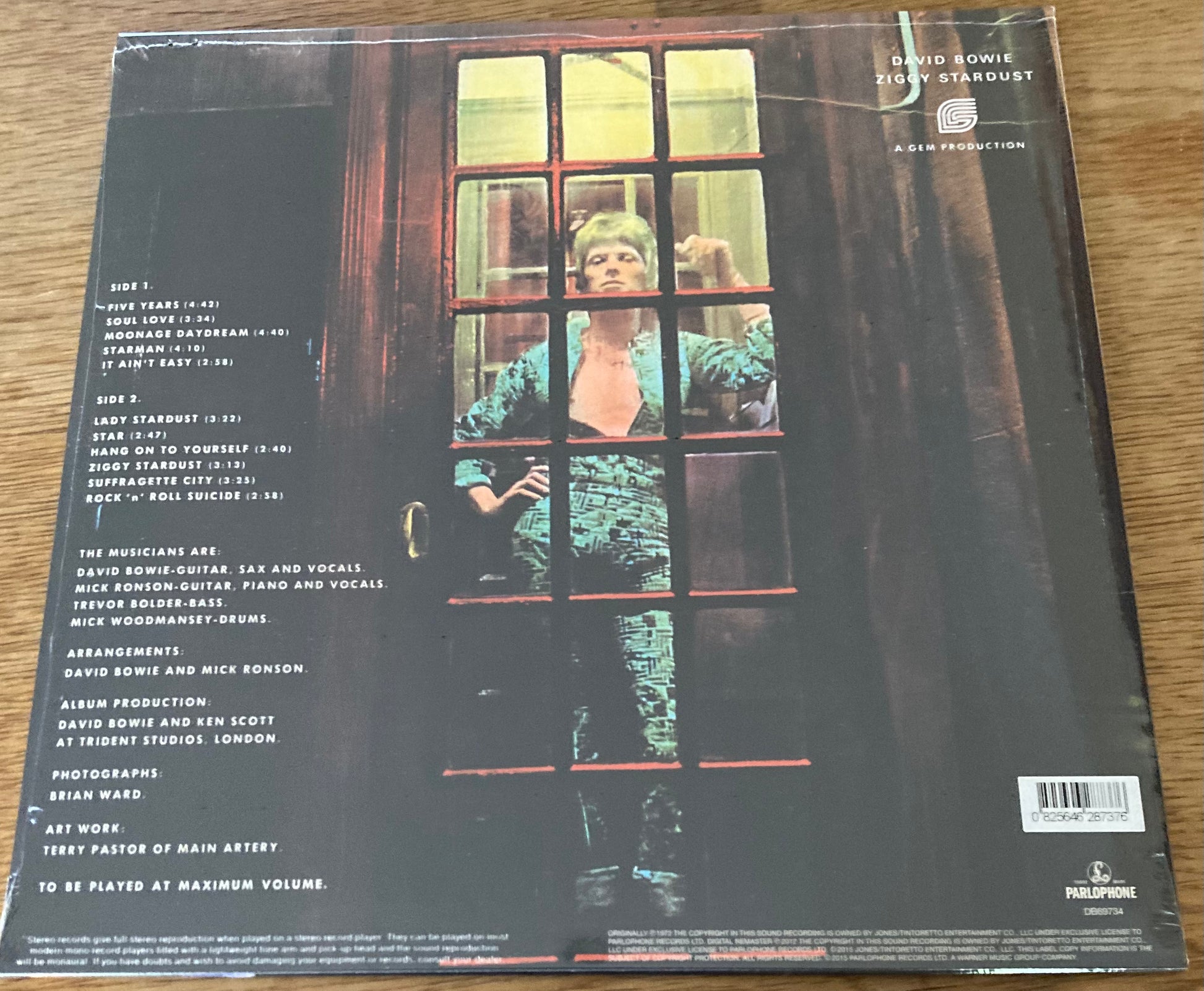 The back of ‘David Bowie - The Rise and Fall of Ziggy Stardust and the Spiders From Mars’ on vinyl