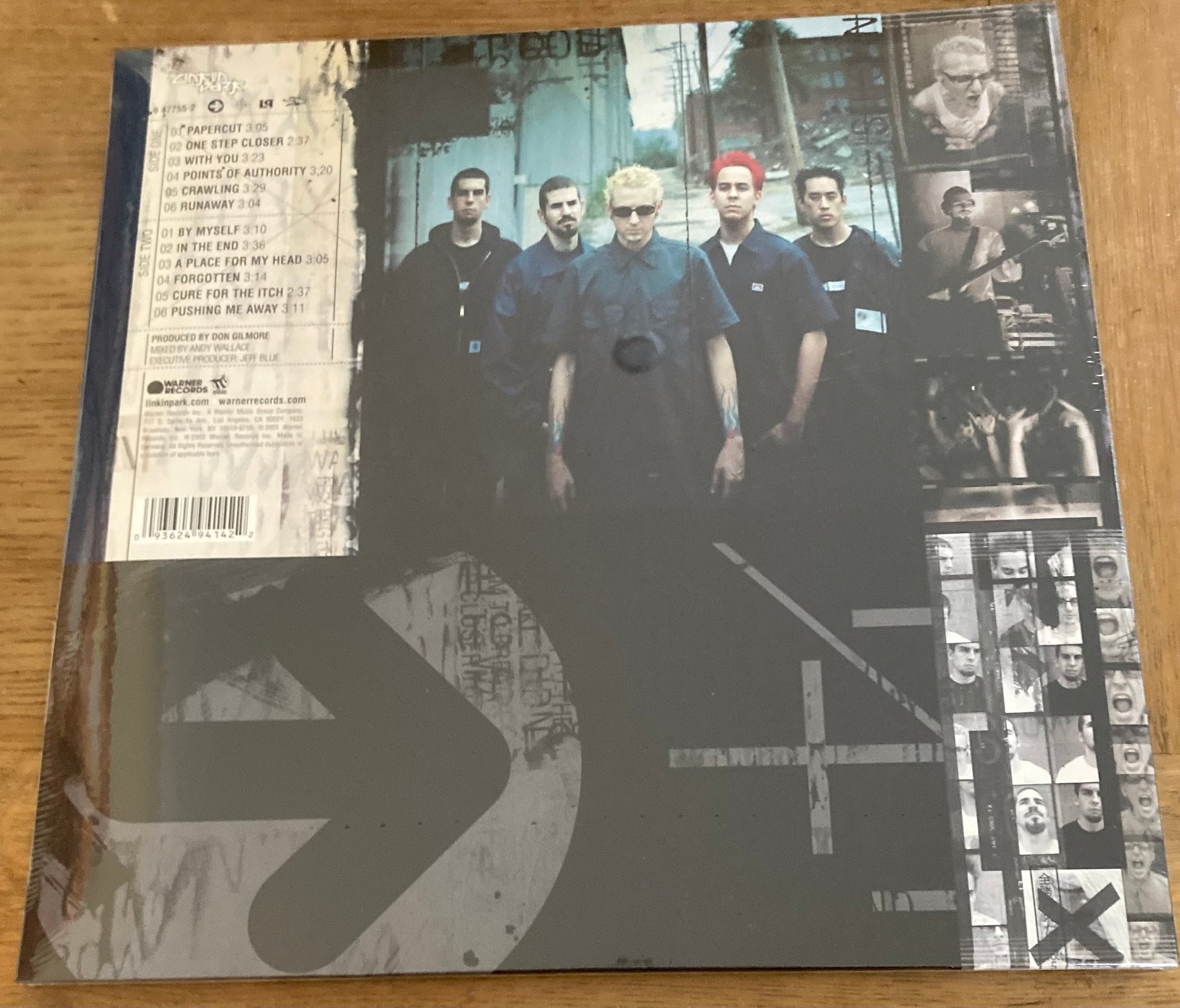 The back of 'Linkin Park - Hybrid Theory' on vinyl