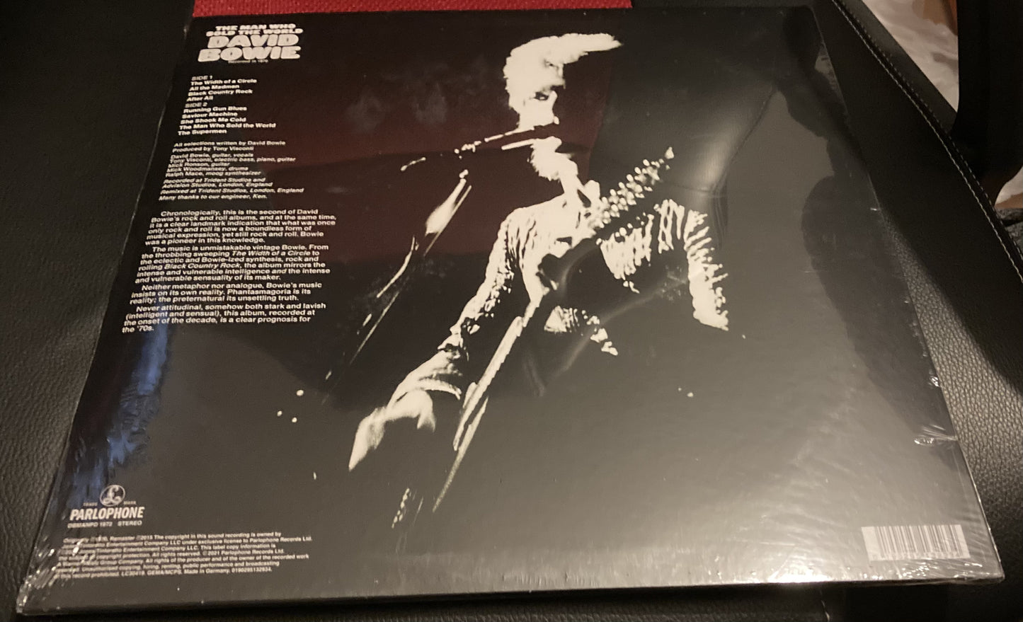 The back of 'David Bowie - The Man Who Sold the World' on vinyl