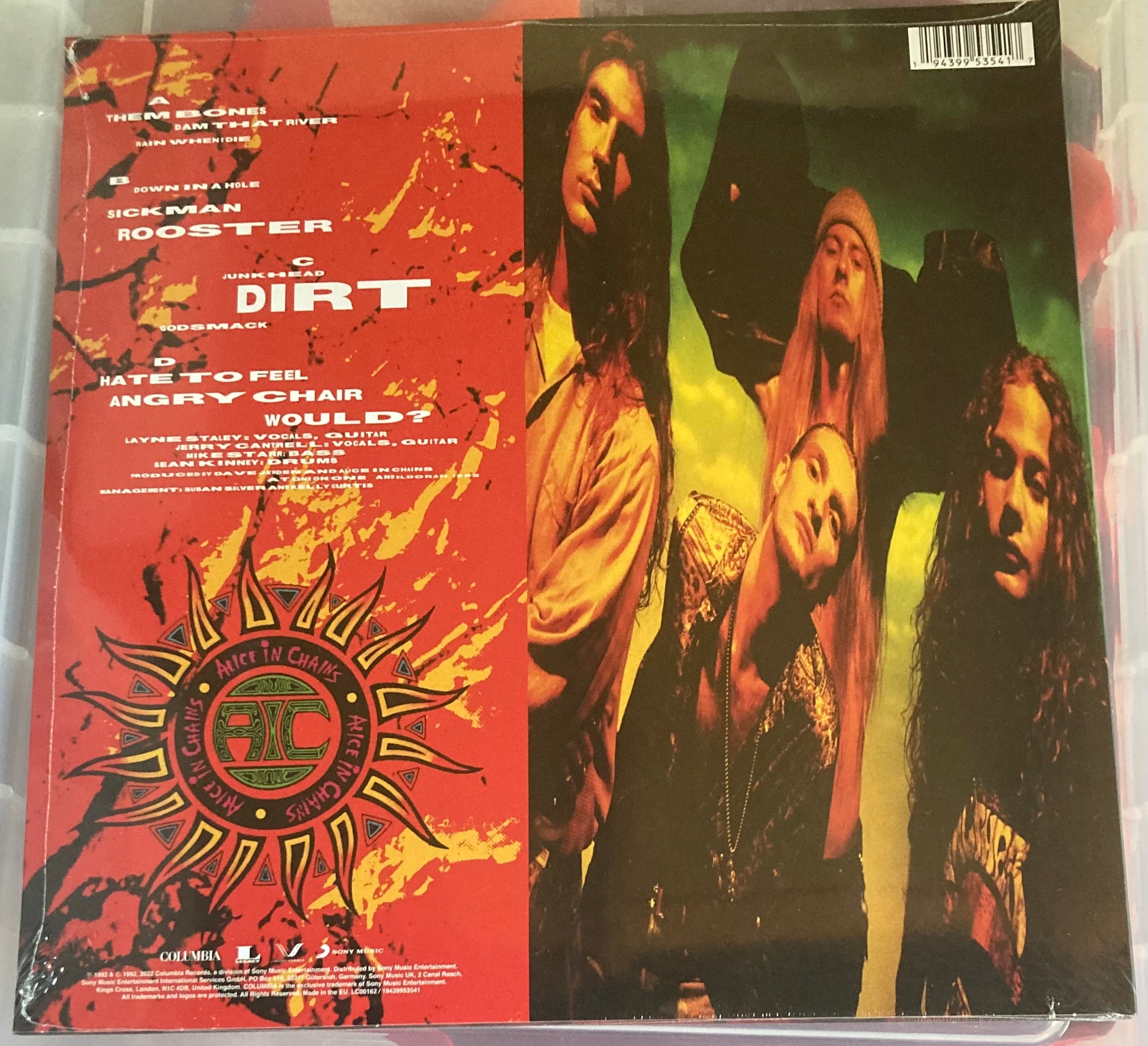 The back of 'Alice in Chains - Dirt' on vinyl
