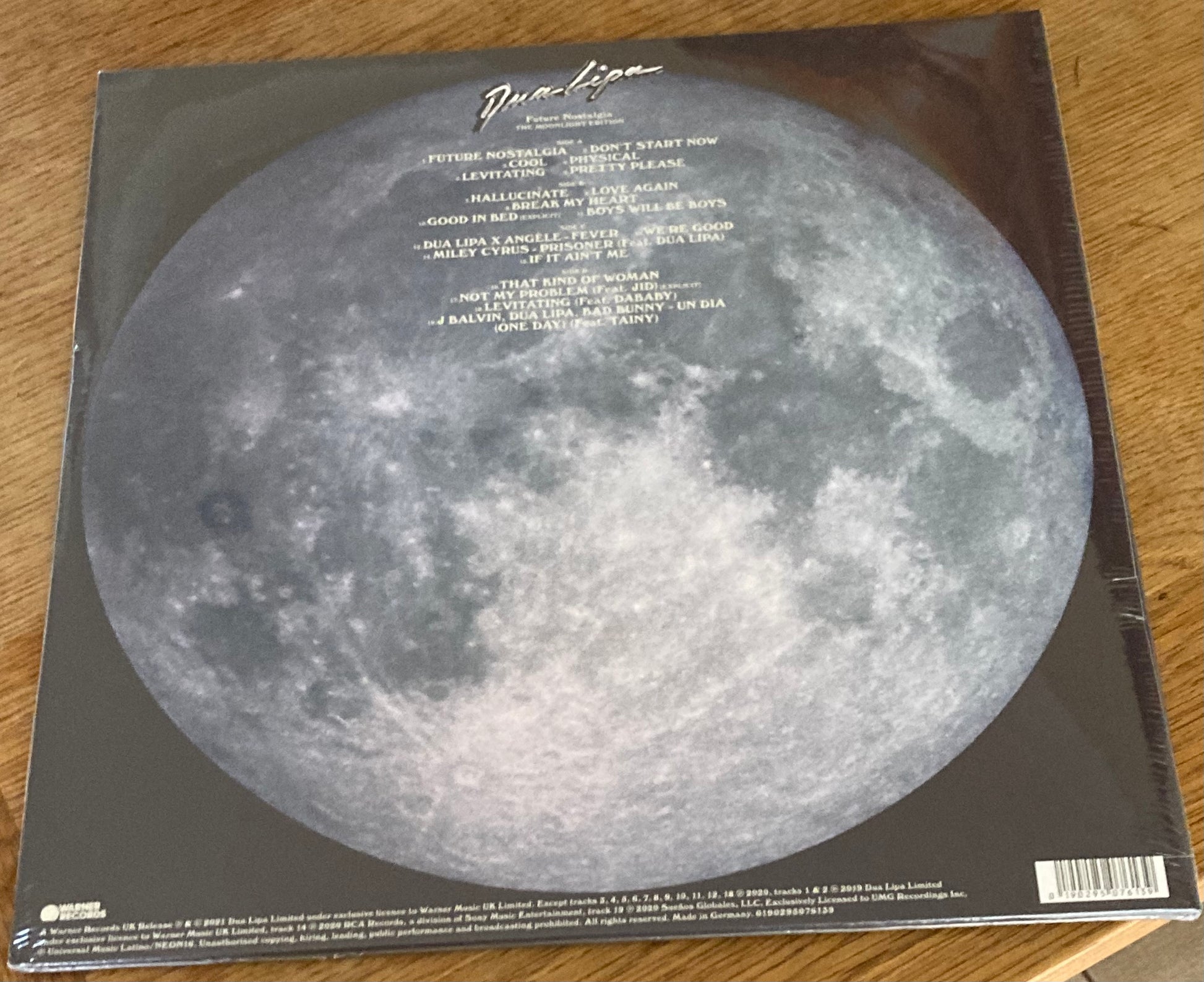 The back of 'Dua Lipa - Future Nostalgia' on vinyl