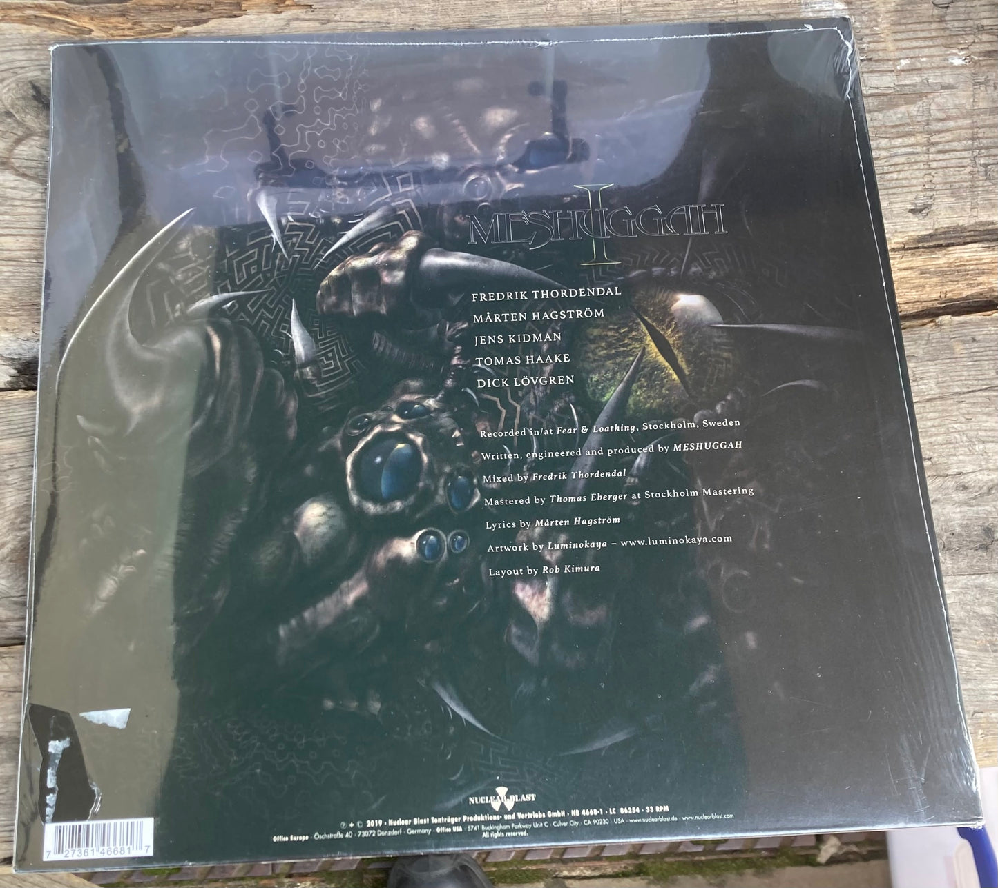 The back of 'Meshuggah - I' on vinyl