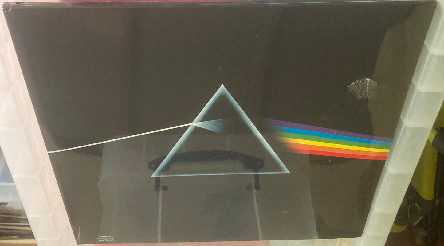 The back of 'Pink Floyd - Dark Side of the Moon' on vinyl