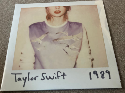 The front of 'Taylor Swift - 1989' on vinyl